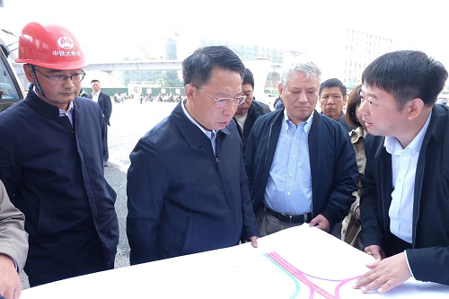 南昌市委副書(shū)記、市長(zhǎng)劉建洋視察洪都大道快速化改造工程