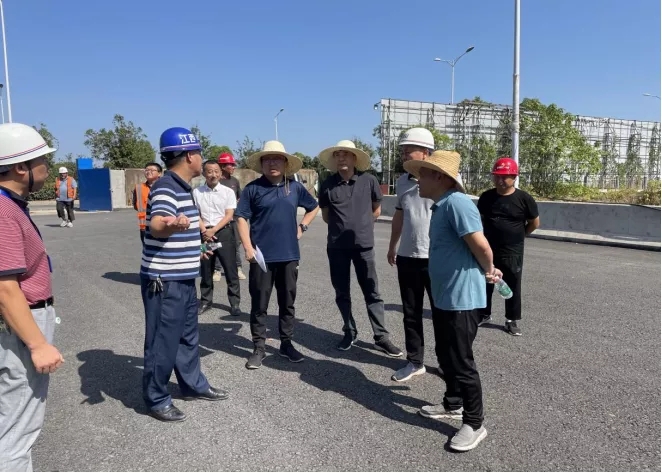 章勇視察青山湖西岸片區(qū)基礎(chǔ)設(shè)施建設(shè)工程、丹霞路道路及綜合管廊工程EPC項(xiàng)目工程  